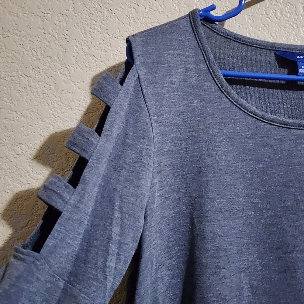 Apt. 9 Lattice Cutout Long Sleeve Blue Women's Top With Sharbite Hem Size M NWT - Picture 2 of 16